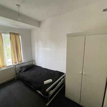 Cozy Private Rooms In Homestay Ilford Kültér fotó