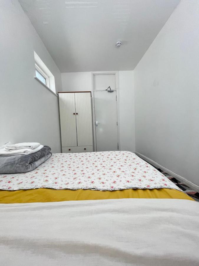 Cozy Private Rooms In Homestay Ilford Kültér fotó